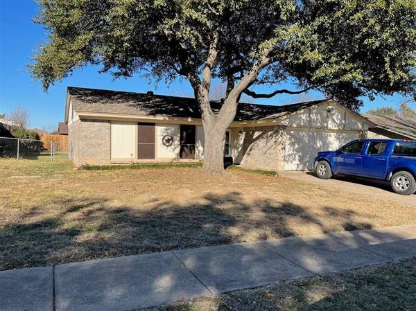 1104 Lee Ann Street, Crowley, TX 76036