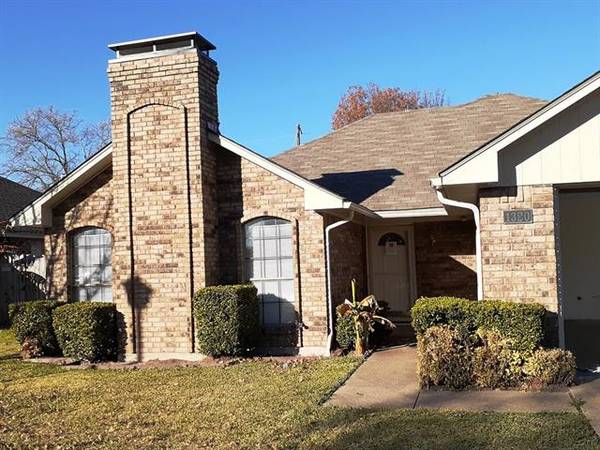 1320 Mockingbird Lane,  Desoto,  TX 75115