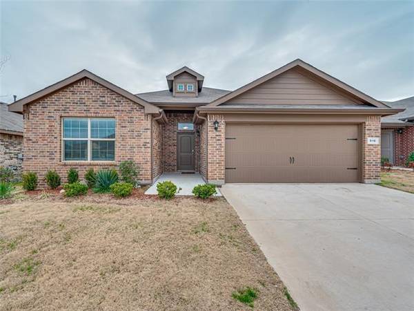 916 Walls Boulevard, Crowley, TX 76036