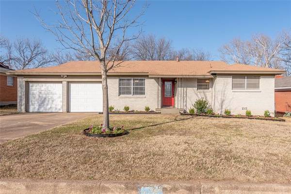 4701 Nadine Drive, Haltom City, TX 76117