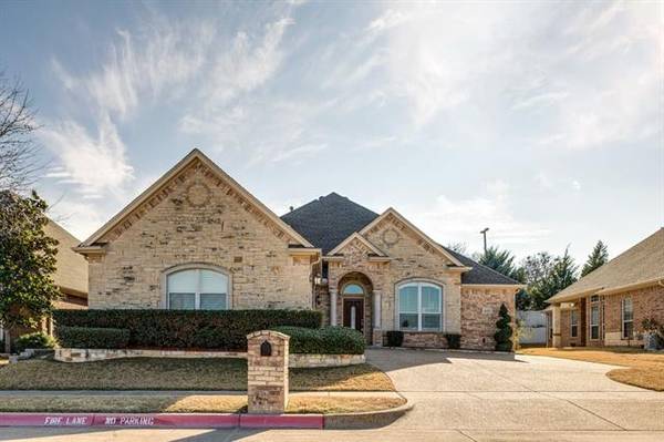 4912 Ridge Circle, Benbrook, TX 76126