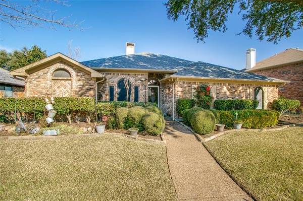 1203 Babbling Brook Drive, Lewisville, TX 75067