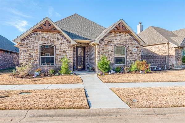 3421 Fountain Way, Granbury, TX 76049