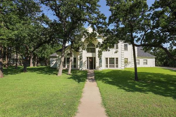 133 Westlake Woods Drive, Azle, TX 76020