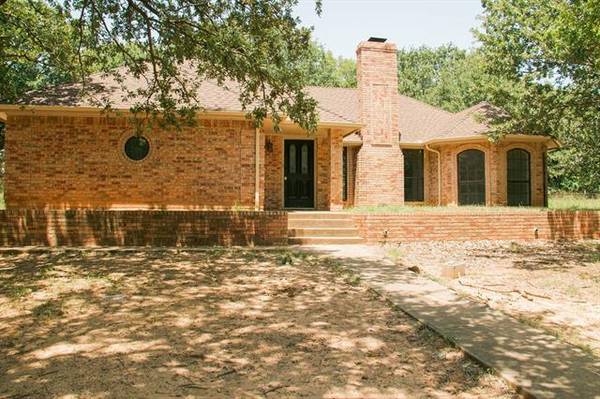 300 Faye Lane, Springtown, TX 76082