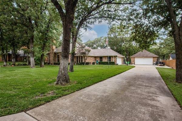 2218 Highlake Drive, Weatherford, TX 76087