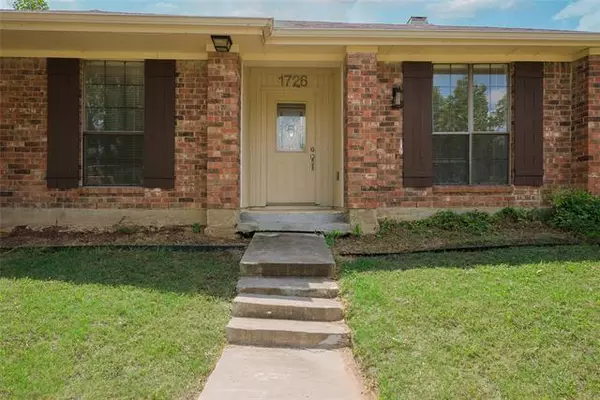 Carrollton, TX 75007,1726 Saint James Drive