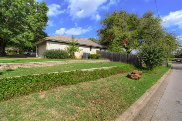 Benbrook, TX 76126,1109 Karen Court