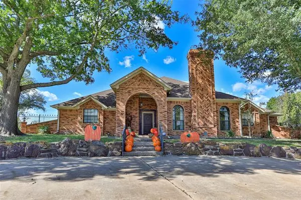 15 Quail Run Street,  Gainesville,  TX 76240