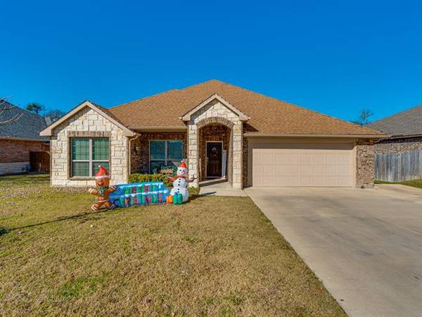 714 Woodcrest Drive, Ennis, TX 75119