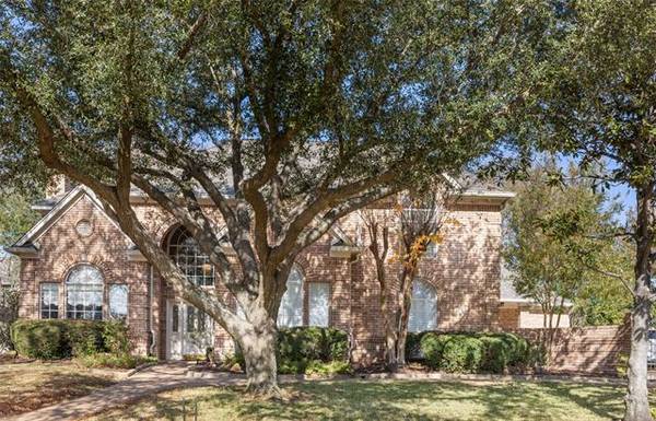 240 Highland Oaks Circle, Southlake, TX 76092