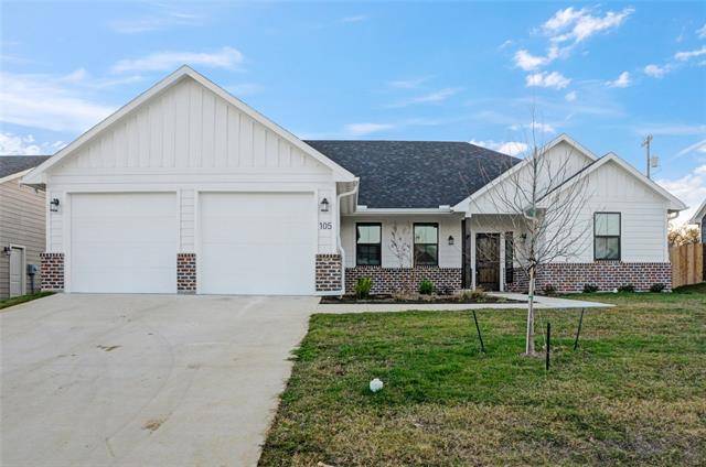 105 BYROM Court, Whitesboro, TX 76273