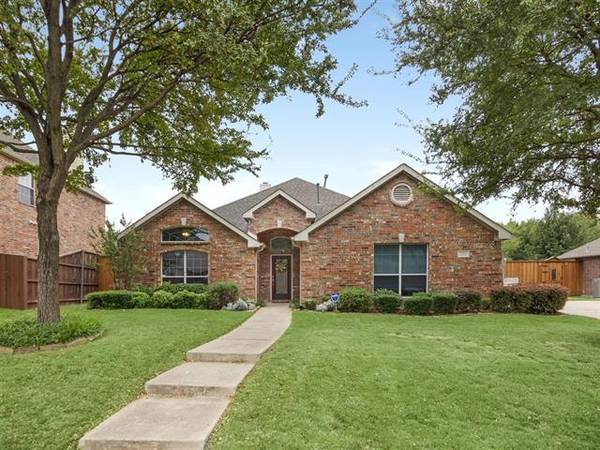 220 Creekside Drive, Murphy, TX 75094