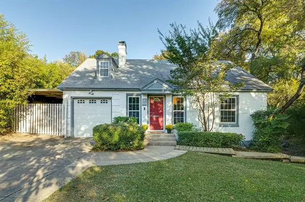 110 S Barnett Avenue, Dallas, TX 75211