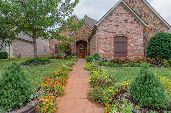 8224 Westwind Lane, North Richland Hills, TX 76182