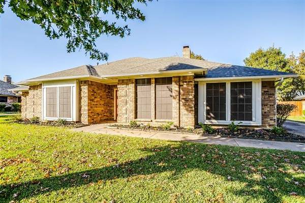 6625 Pleasant Ridge Drive, North Richland Hills, TX 76180