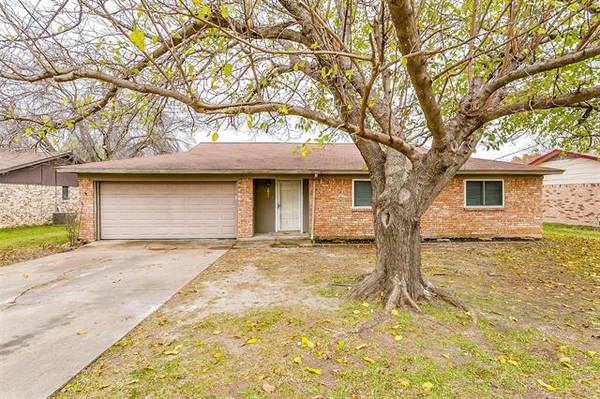 1031 Bryant Street, Benbrook, TX 76126