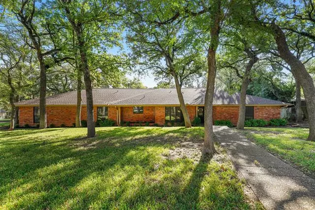 613 Highwoods Trail, Fort Worth, TX 76112