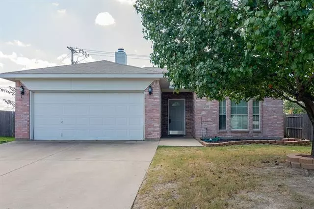 4509 Badlands Drive, Fort Worth, TX 76179