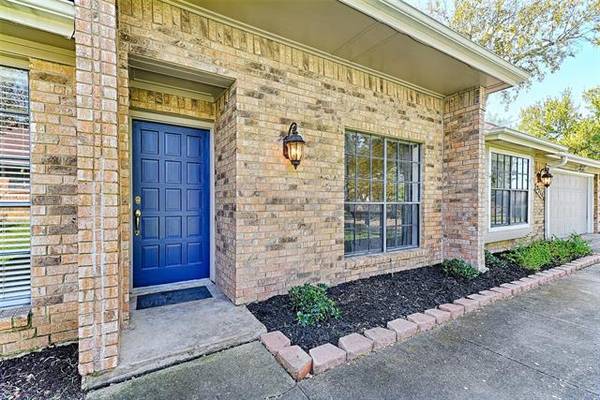 2714 Glenwood Court, Carrollton, TX 75006