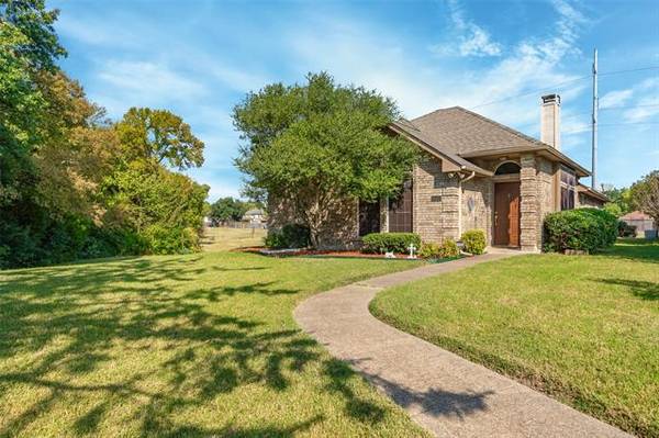 1503 Forest Creek Circle, Mesquite, TX 75149