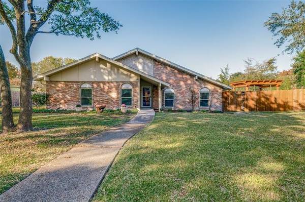 201 Cedar View Drive, Rowlett, TX 75087