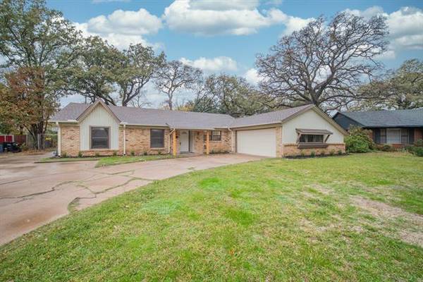 921 Tanglewood Drive W, Irving, TX 75061