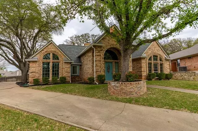 7407 Dodd Court, Arlington, TX 76016