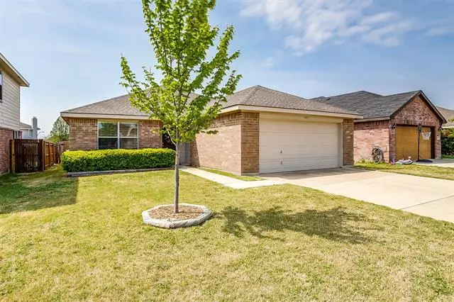 9837 Sparrow Hawk Lane, Fort Worth, TX 76108