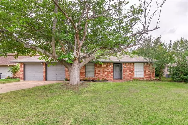 6304 Wheaton Drive, Fort Worth, TX 76133