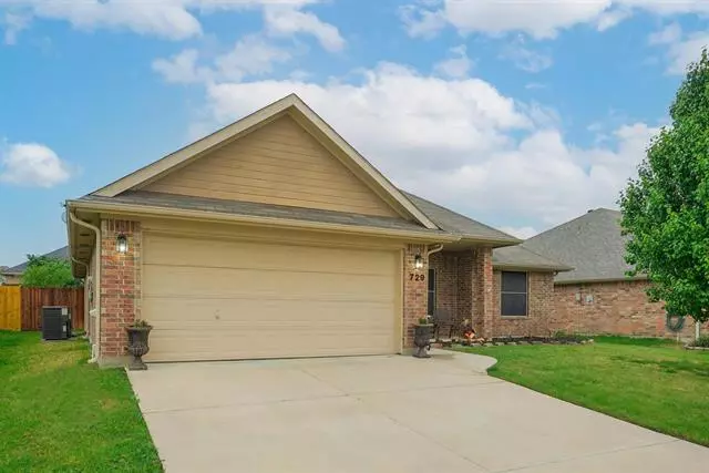 Burleson, TX 76028,729 Evergreen Court