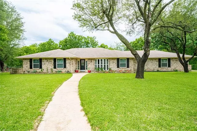 Desoto, TX 75115,928 Creekbend Circle