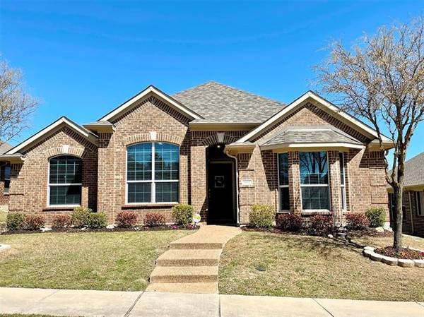 425 Castle Street, Desoto, TX 75115