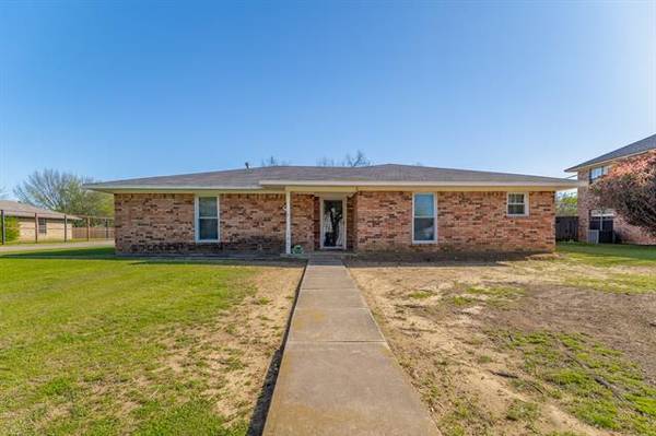 209 E Grove Street, Pilot Point, TX 76258