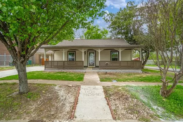 208 N Elm Street, Kemp, TX 75143