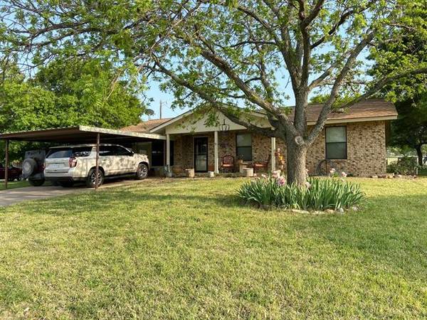 102 Shenandoah Drive, Comanche, TX 76442