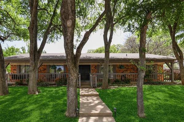 1101 Kathryn Street, Hurst, TX 76053