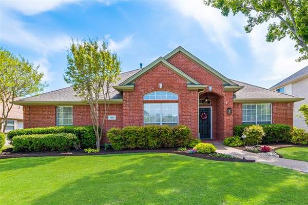 1321 Greenway Park Drive, Carrollton, TX 75007