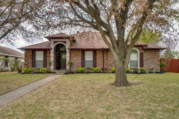 523 Quail Hollow Drive, Lancaster, TX 75146