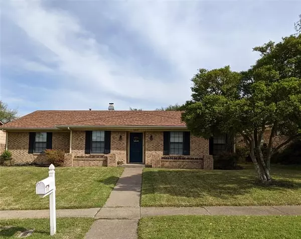 2604 Brook Hollow Lane, Mesquite, TX 75150