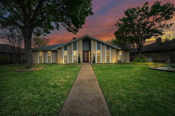 902 Windsong Trail, Richardson, TX 75081