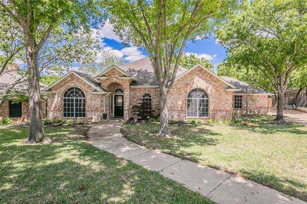 7712 Ridgeway Court, North Richland Hills, TX 76182