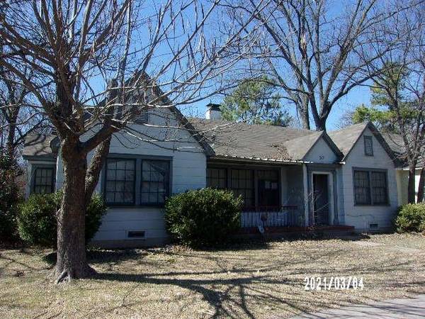 317 S Grand Avenue, Gainesville, TX 76240