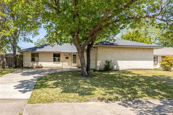 925 Rockledge Drive, Garland, TX 75043