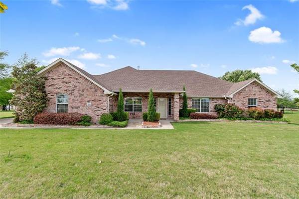 1069 Meadow Hill Drive, Lavon, TX 75166