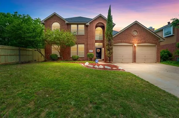 900 Winterwood Court, Arlington, TX 76017