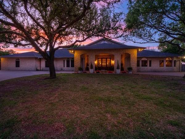 2749 Summit Avenue, Stephenville, TX 76401