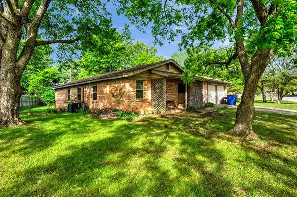 124 N Imperial Drive,  Denison,  TX 75020