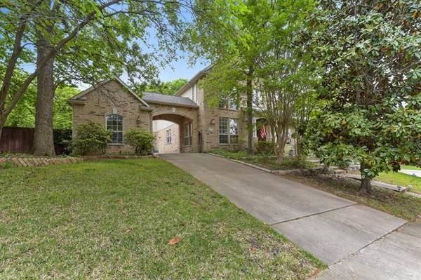 800 Elk Hollow Court, Crowley, TX 76036