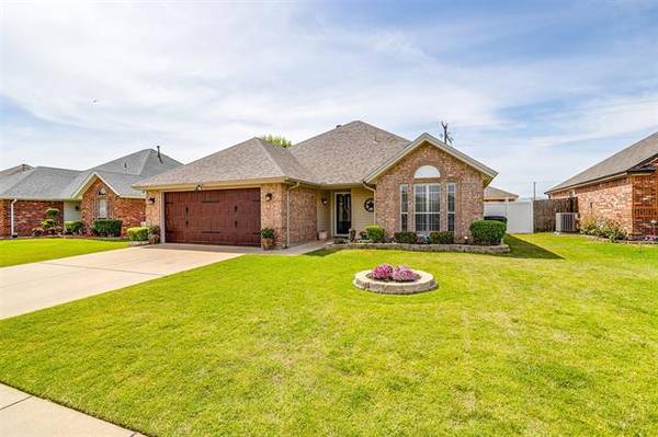 3305 Tommy Hays Drive, Haltom City, TX 76117